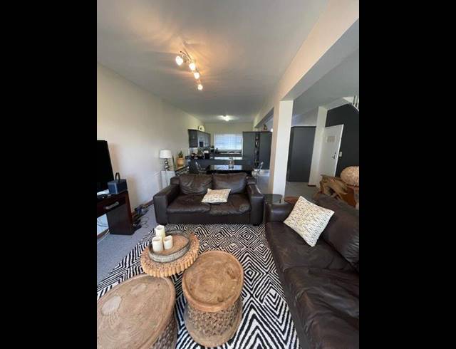 3 BEDROOM APARTMENT RENTED IN SUMMERSTRAND